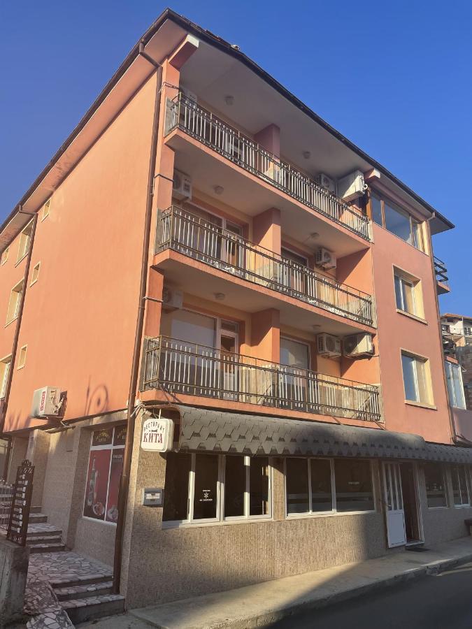 Къща за гости Kita Hotel Sveti Vlas Bagian luar foto