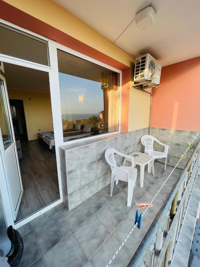 Къща за гости Kita Hotel Sveti Vlas Bagian luar foto